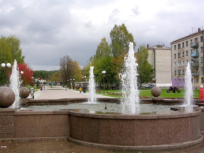 • Пешеходный бульвар и фонтан на центральной площади Заводоуковска – излюбленное место  отдыха жителей и гостей городского округа.