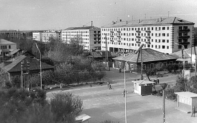 • Строительство пятиэтажных домов на улице Первомайской в Заводоуковске   активно развернулось в 1960-е годы.