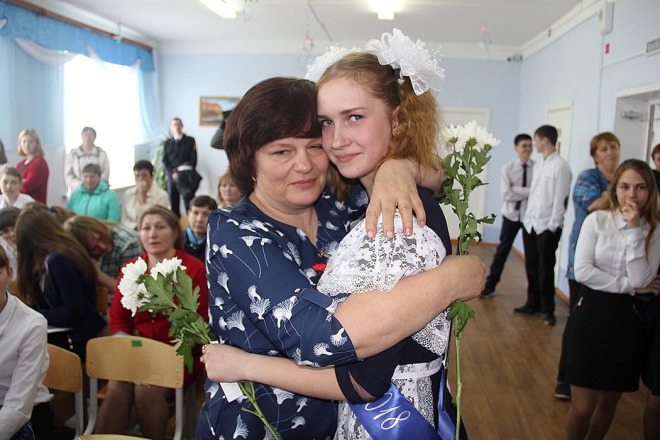 Выпускница Евсинской школы Анна Кошина  благодарна маме