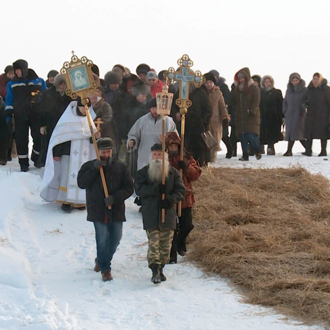 Шагающие крестным ходом не замечали ни холода, ни длинного пути