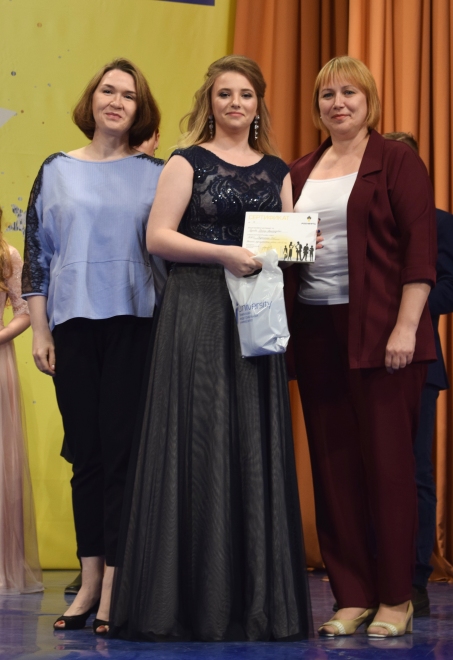 Сертификат об окончании «РН-класса» получила  Евгения Рудякова.