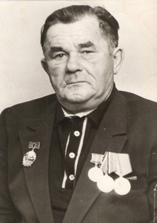 Более 30 лет А.С. Шишликов работал управляющим  Яровской фермы.