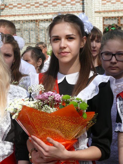 • Для одиннадцатиклассницы второй городской школы  Алины Замятиной сейчас важнее всего – хорошо сдать ЕГЭ.