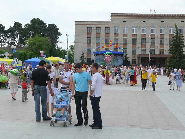 Погода заводоуковск точная. Заводоуковск. День города Заводоуковск. Население города Заводоуковск. Центральная площадь Заводоуковск.